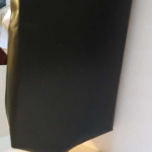 Nwot. logo brand Clemson cooler. - Picture 7 of 10